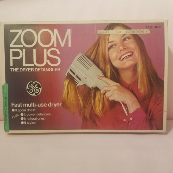 Zoom plus the dryer detangler with attachments. - Picture 6 of 11
